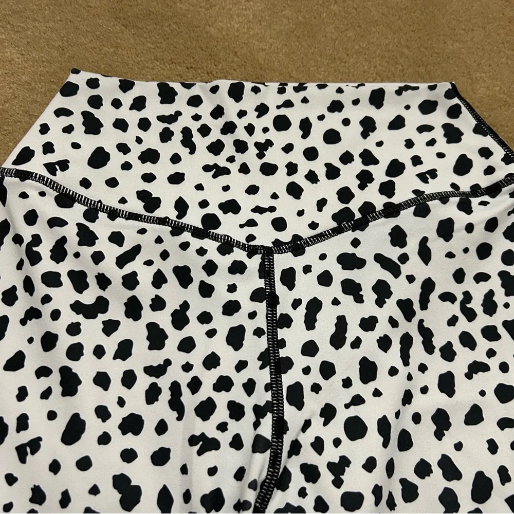 Balance Athletica Ascend Snow Leopard leggings - Picture 6 of 9
